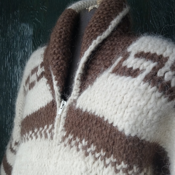 Vintage Hand knit wool Men's large Cowichan Sweater - Picture 6 of 7